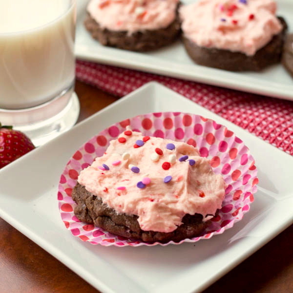 Strawberry Butter Cream Frosted Chocolate Cookies ciii