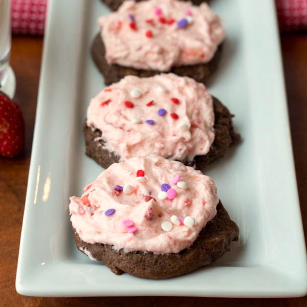 Strawberry Butter Cream Frosted Chocolate Cookies iv