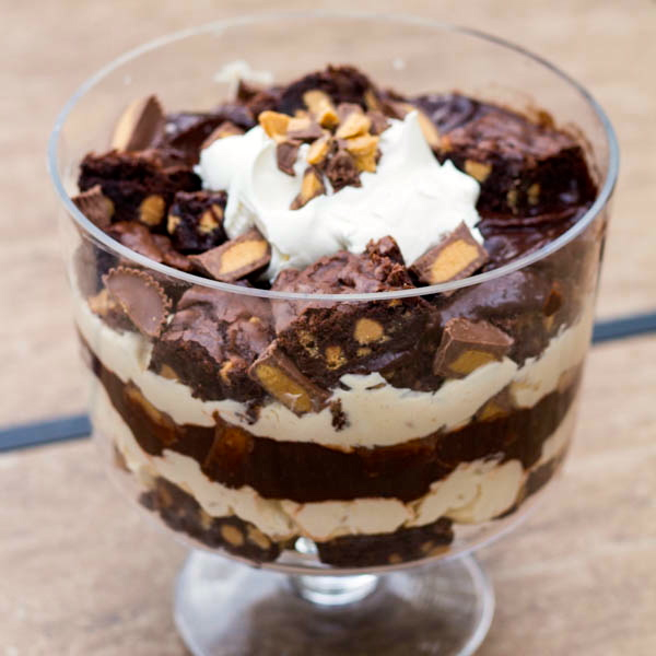 Peanut butter cup and brownie trifle|Two in the Kitchen cii